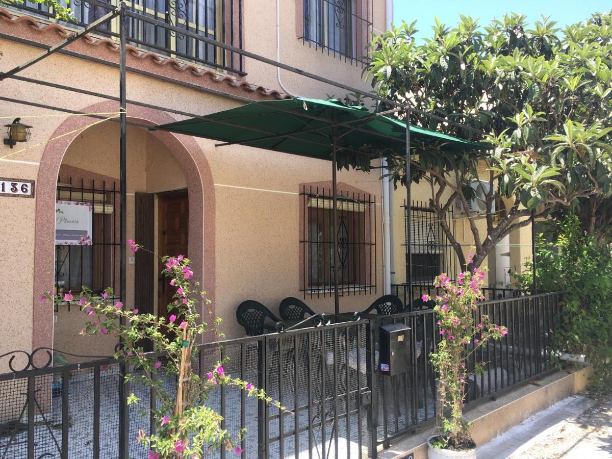 Casa Phoenix Bed & Breakfast Alojamento de Acomodação e Pequeno-almoço La Mariña
